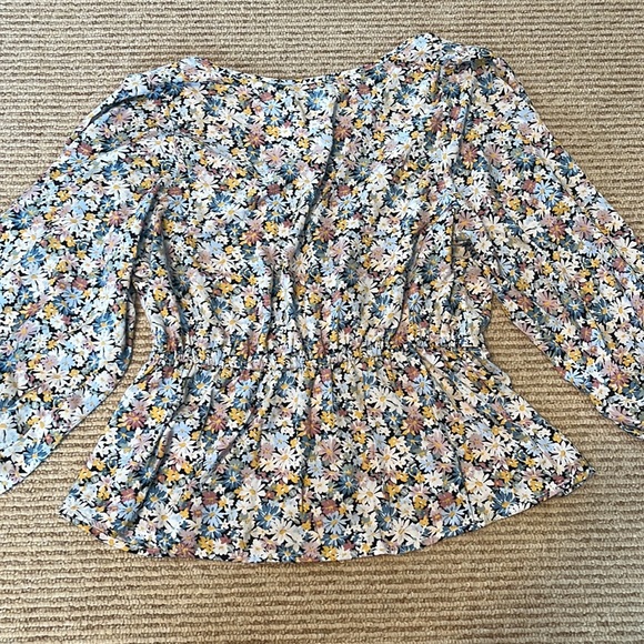 Abercrombie top - Picture 6 of 6